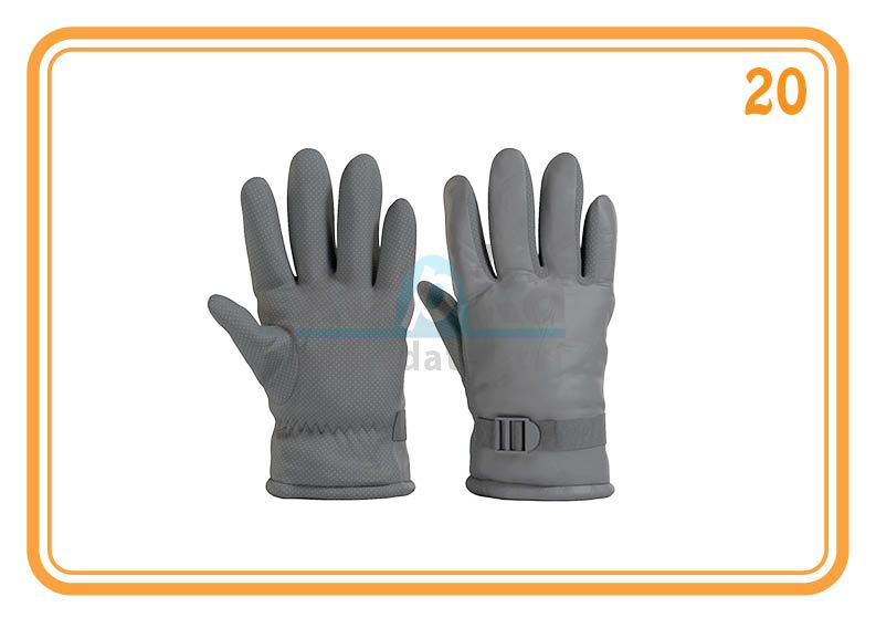 OBLEČENÍ - sada 24 laminovaných karet A6 - karty nařezány