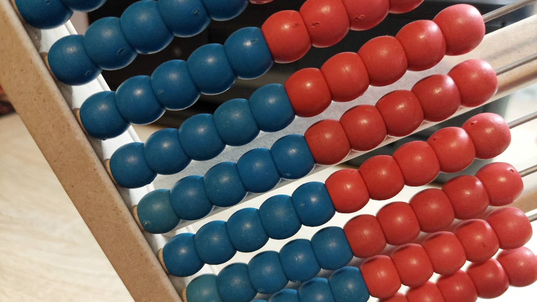 KULIČKOVÉ POČÍTADLO do 100 z recyklovaného dřeva